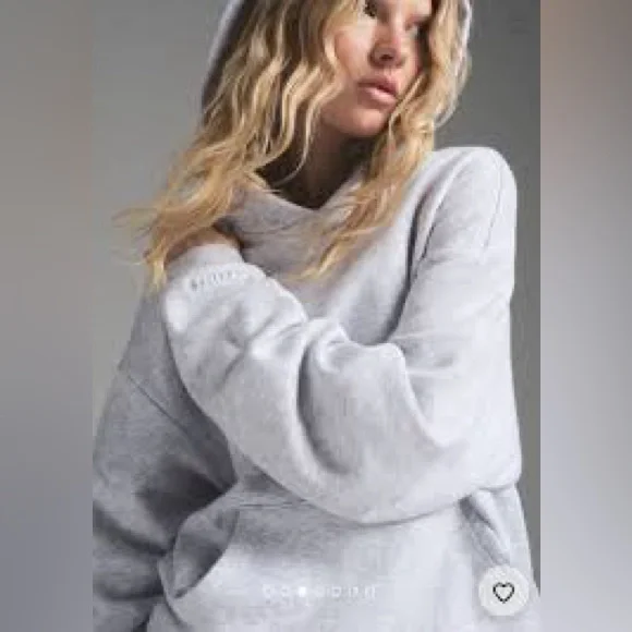 Skims Cotton Fleece Classic Pullover
Hoodie - Picture 1 of 4